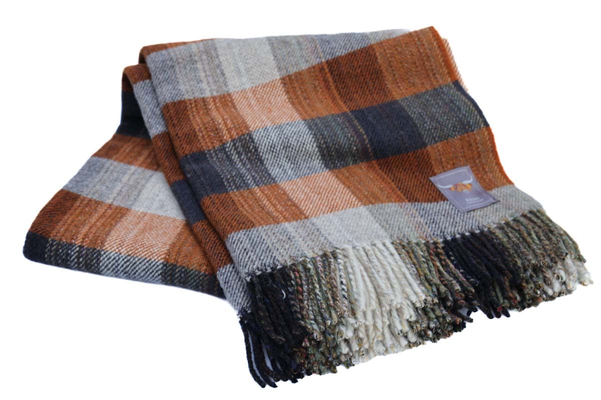 Coloured wool blanket orange with fringes